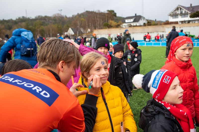 Populære AaFK-gutter På Aksla-besøk / Aalesund